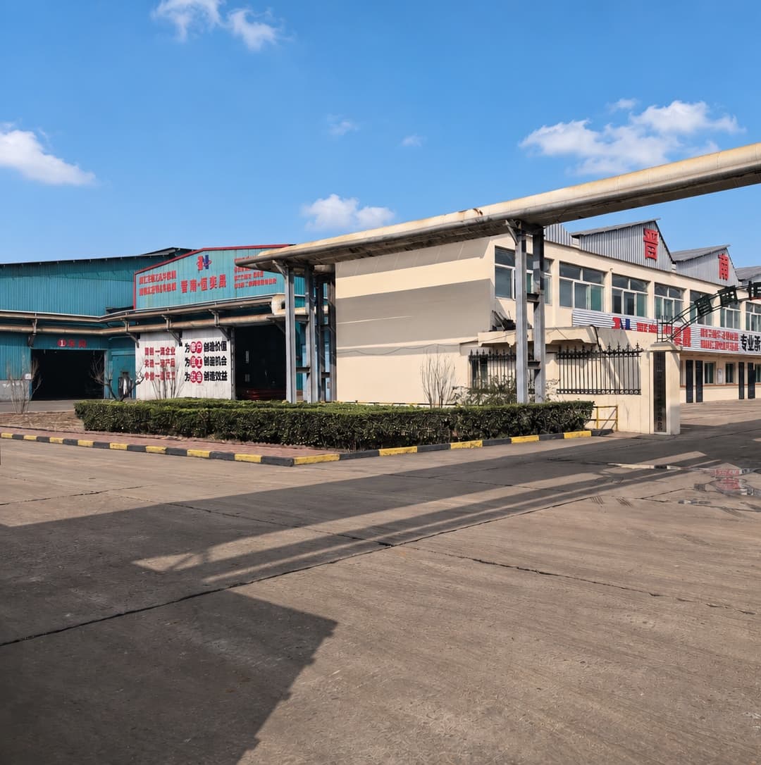 Entrance to the Hengyisheng steel structure production facility
